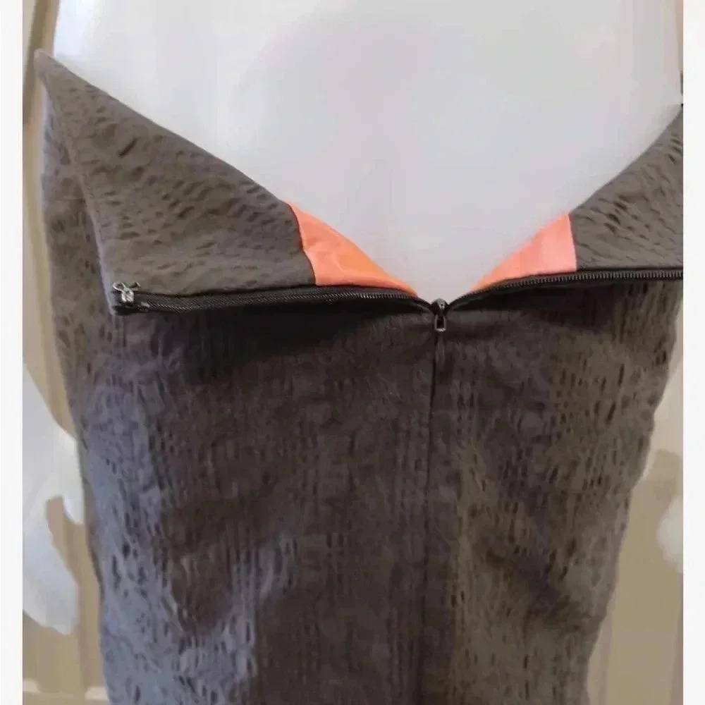 T Tahari Grey Textured Stretched Dart Midi Skirt Size  6 - Picture 5 of 10